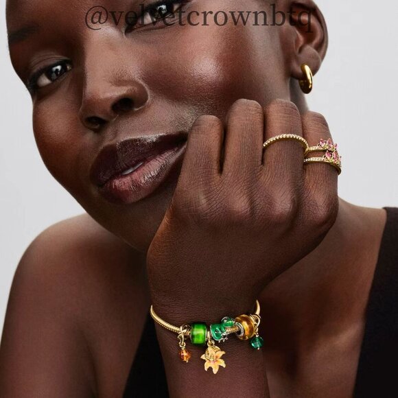 Pandora Disney Tangled Pascal Colour-changing Charm - Picture 5 of 5